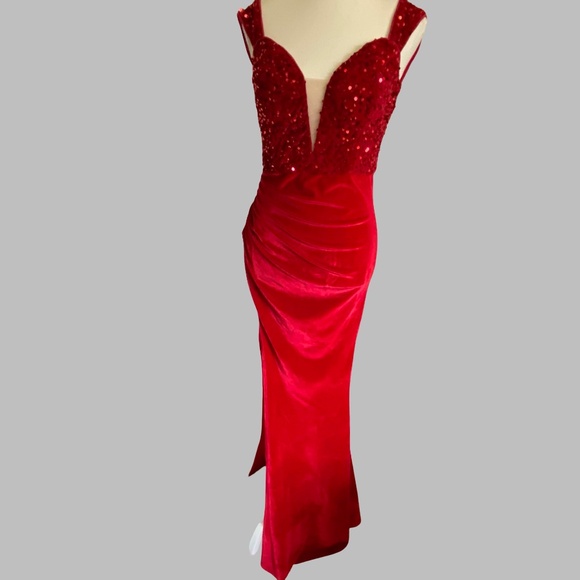 Womens Bright Red Velour Sequins Deep V-Neck Long Party Formal Gown- Sz-M - Picture 2 of 16